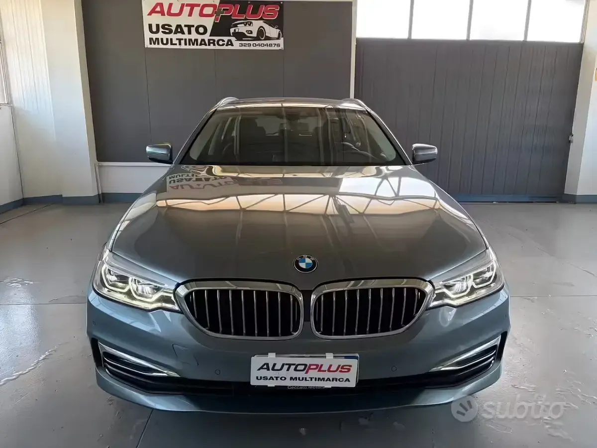 Usata BMW 520 Luxury Line 190 CV (139 kW) 2019 Grigio Station wagon