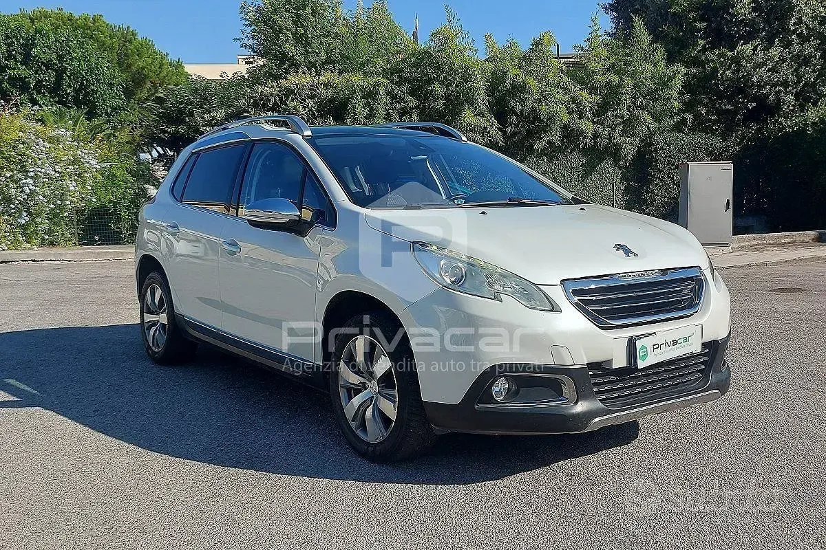 Usata Peugeot 2008 Allure 82 CV (60 kW) 2015 Bianco SUV