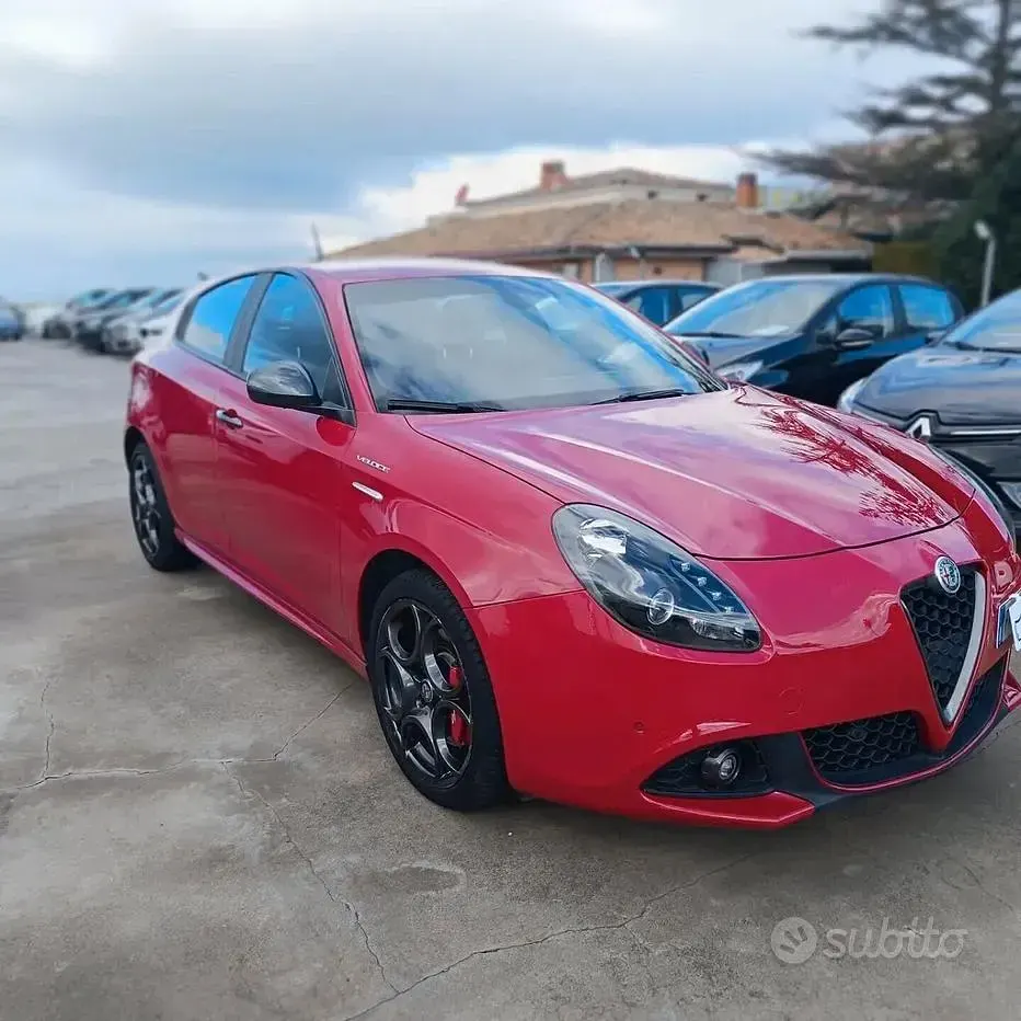 Usata Alfa Romeo Giulietta Veloce 120 CV (88 kW) 2018 Rosso Utilitaria