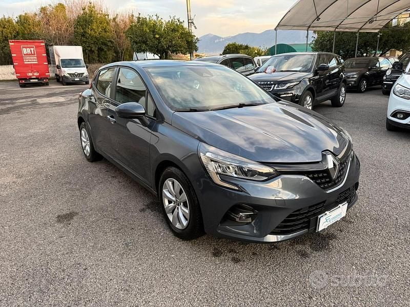 Usata Renault Clio V Life 101 CV (74 kW) 2021 Grigio Berlina