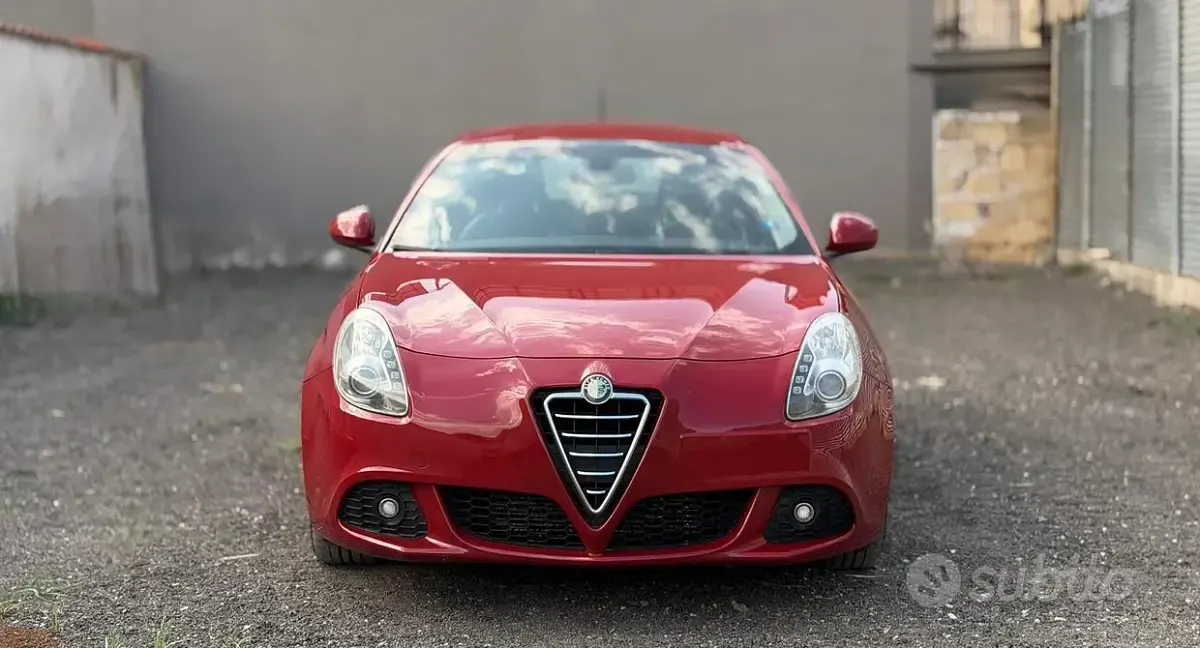 Usata Alfa Romeo Giulietta 120 CV (88 kW) 2012 Rosso Utilitaria