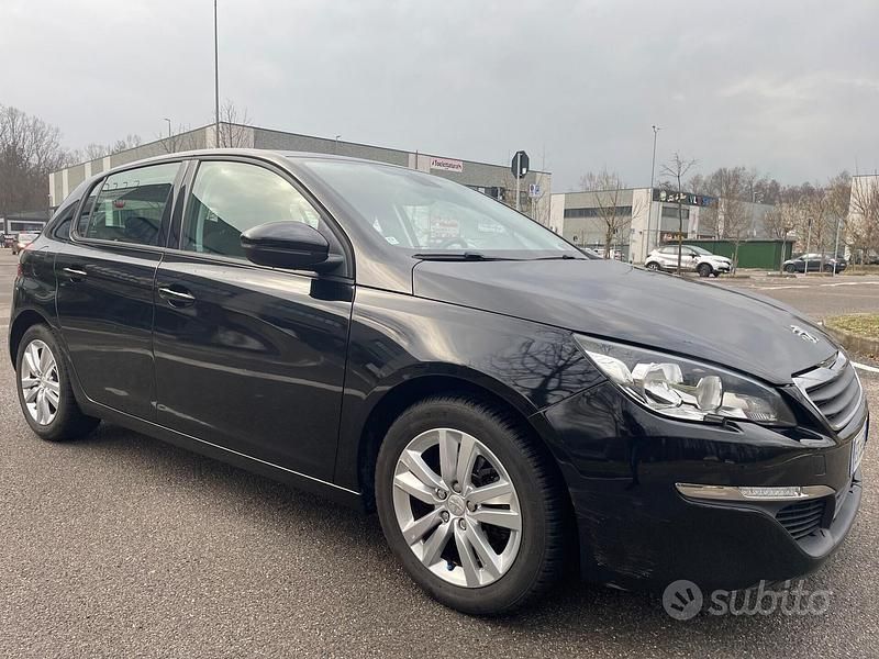Usata Peugeot 308 125 CV (91 kW) 2014 Nero Berlina