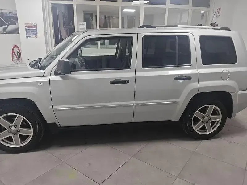 Usata Jeep Patriot Limited 140 CV (102 kW) 2008 Giallo SUV