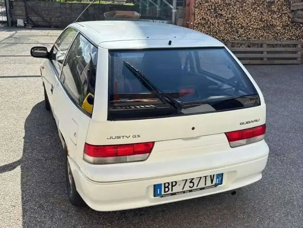 Usata Subaru Justy 84 CV (61 kW) 2001 Bianco Utilitaria