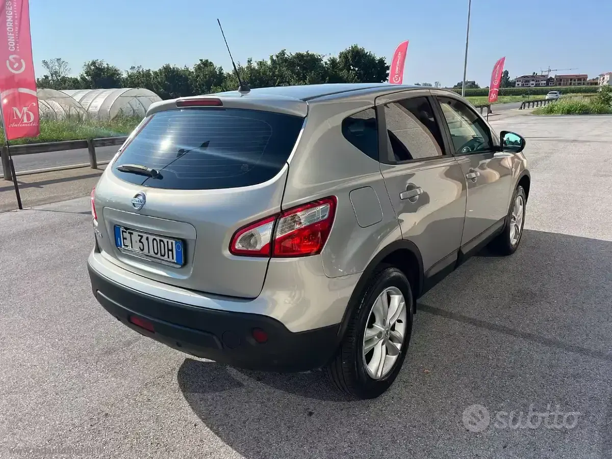 Usata Nissan Qashqai Acenta 117 CV (86 kW) 2013 Argento SUV