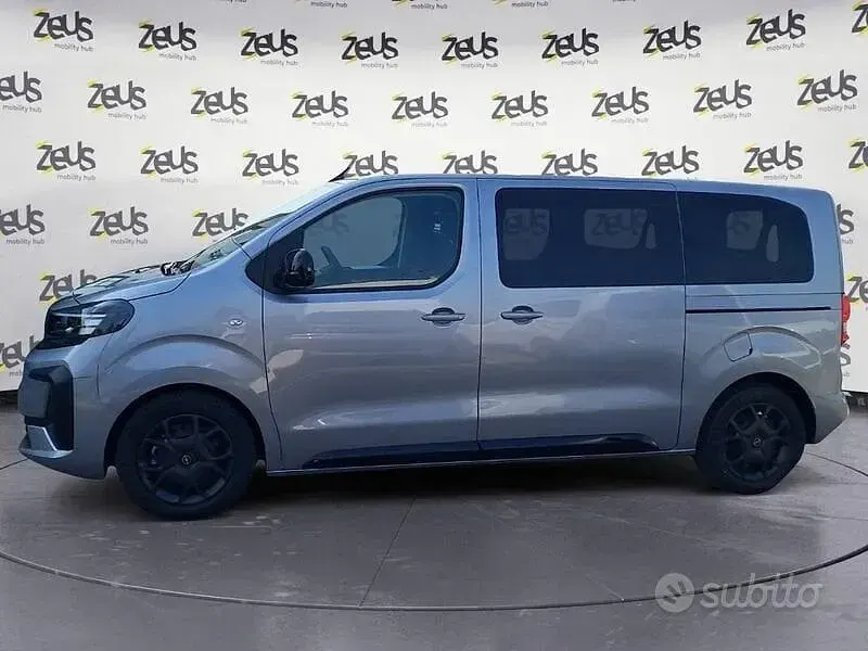 Nuova Opel Zafira Life Business Edition 2026 Grigio Monovolume