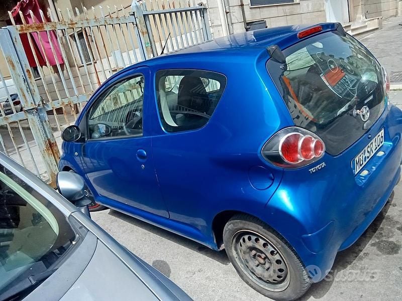 Usata Toyota Aygo 2009 Blu Utilitaria