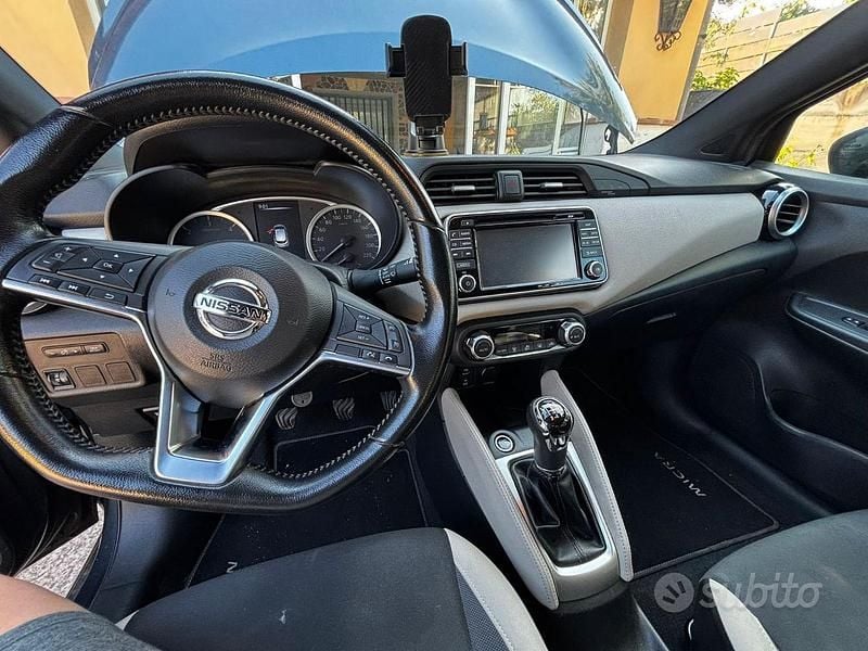 Usata Nissan Micra N-Connecta 90 CV (66 kW) 2017 Grigio Utilitaria