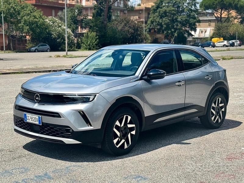 Grigio Usata 2022 Opel Mokka Elegance SUV | 16.880 € (Buon prezzo) - Immagine 1/3