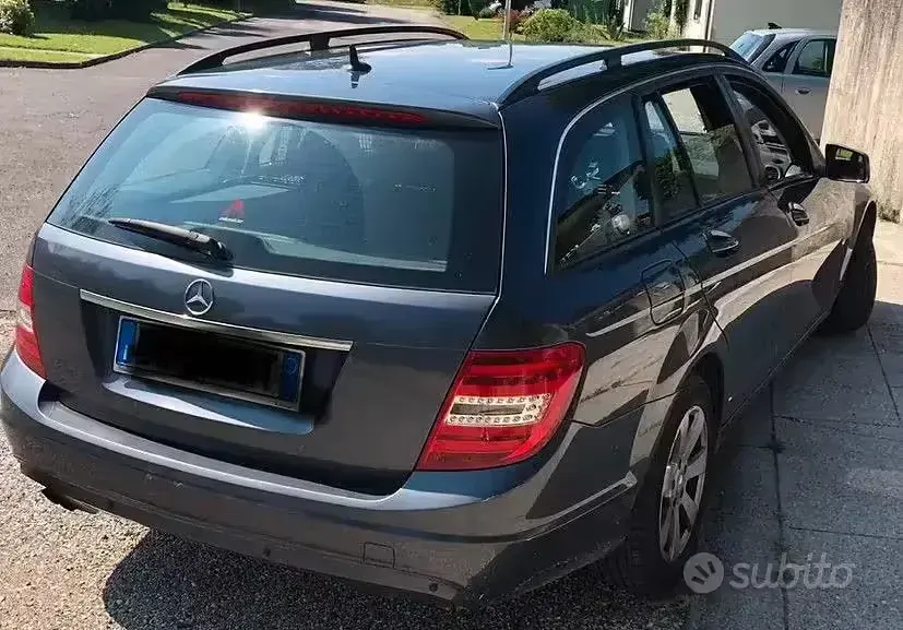 Usata Mercedes C180 120 CV (88 kW) 2014 Grigio Station wagon