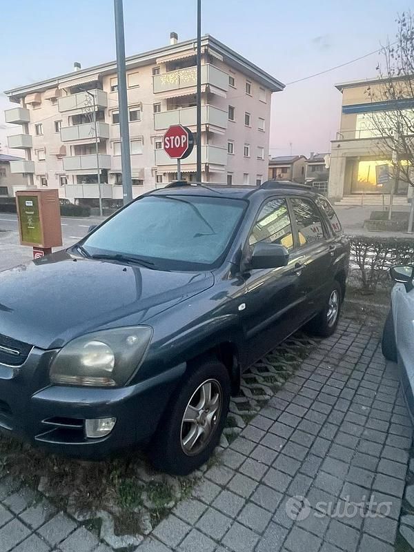 Usata Kia Sportage 140 CV (102 kW) 2008 Blu SUV