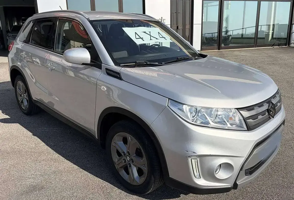 Usata Suzuki Vitara Cool 120 CV (88 kW) 2018 Metallizzato SUV