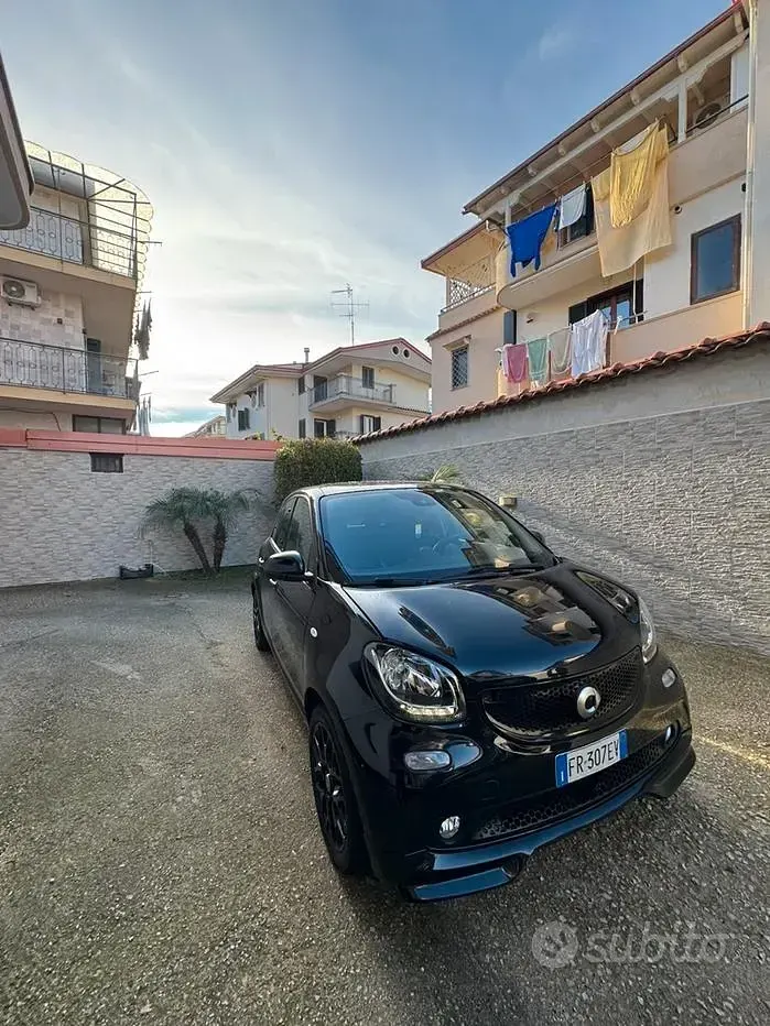 Usata Smart ForFour 71 CV (52 kW) 2018 Nero Utilitaria