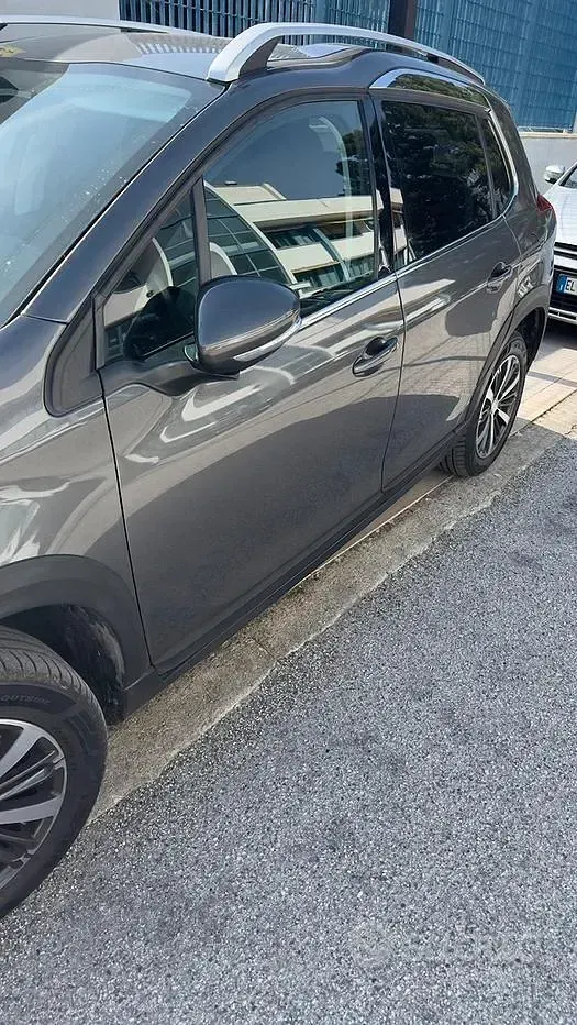 Usata Peugeot 2008 Allure 99 CV (72 kW) 2017 Grigio SUV