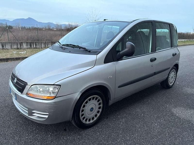 Usata Fiat Multipla 120 CV (88 kW) 2005 Argento Monovolume