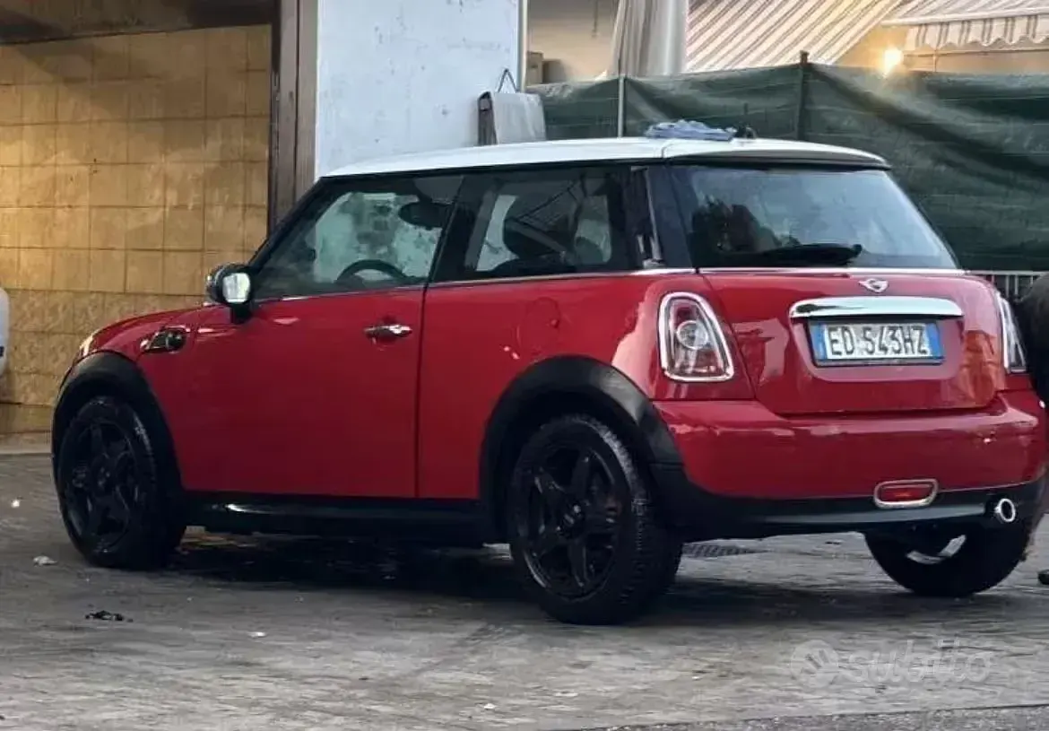 Usata Mini Cooper D 112 CV (82 kW) 2010 Rosso Utilitaria