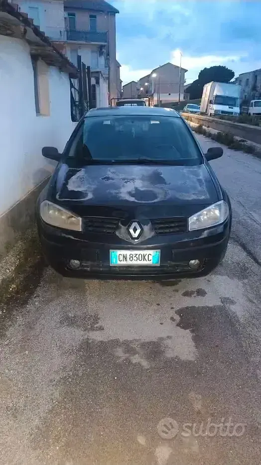 Usata Renault Mégane II 100 CV (73 kW) 2004 Bluazzurro Berlina