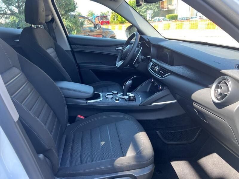 Usata Alfa Romeo Stelvio Sprint 190 CV (139 kW) 2021 Bianco SUV