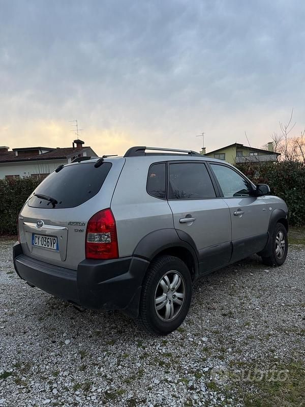 Usata Hyundai Tucson Active 140 CV (102 kW) 2006 Grigio SUV