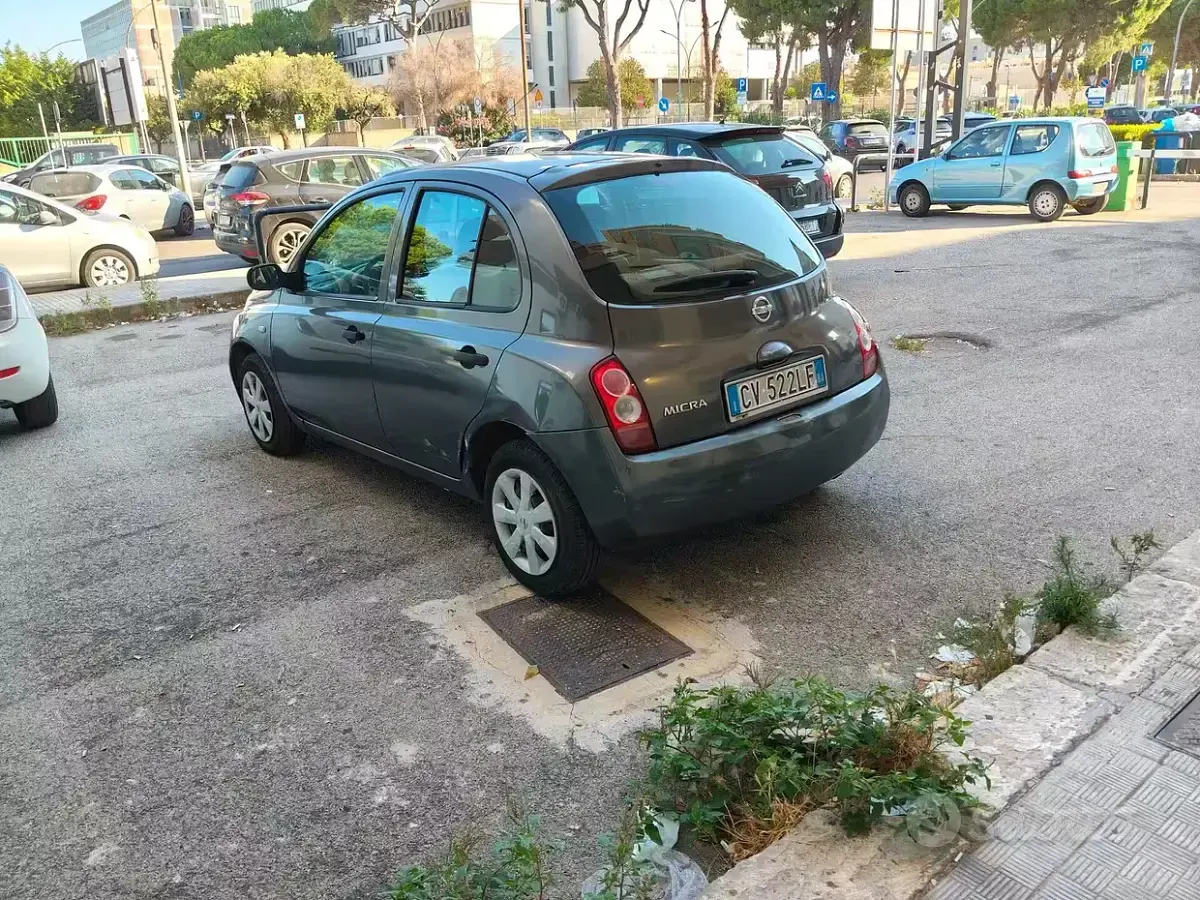 Usata Nissan Micra 80 CV (58 kW) 2005 Grigio Berlina