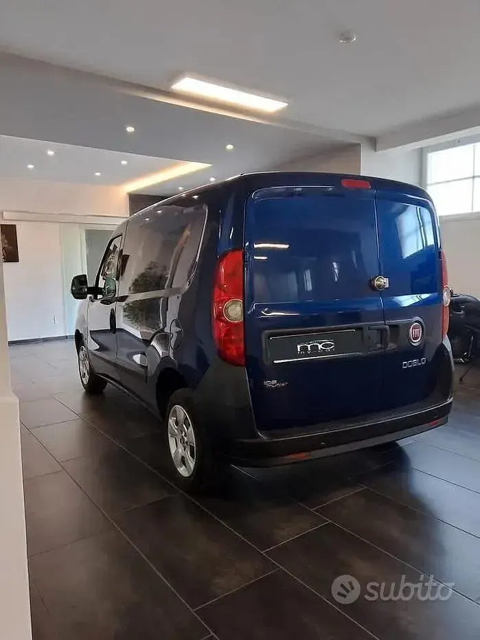 Usata Fiat Doblò 105 CV (77 kW) 2013 Blu Monovolume