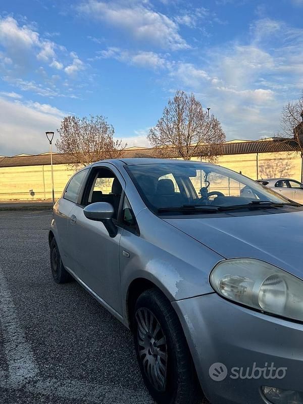 Usata Fiat Punto 65 CV (47 kW) 2007 Grigio Utilitaria