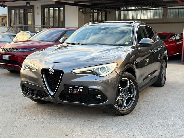 Usata Alfa Romeo Stelvio Executive 210 CV (154 kW) 2017 Grigio scuro SUV