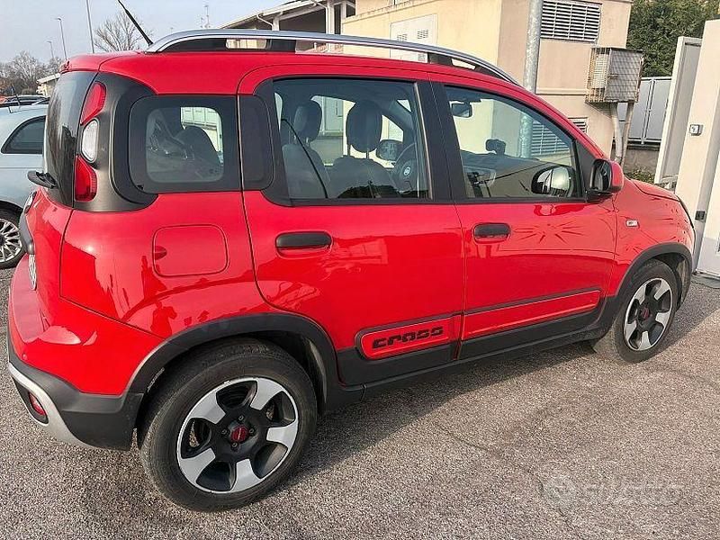 Usata Fiat Panda Cross Cross 69 CV (50 kW) 2019 Rosso Utilitaria