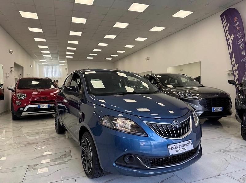 Usata Lancia Ypsilon Silver 69 CV (50 kW) 2024 Blu Utilitaria