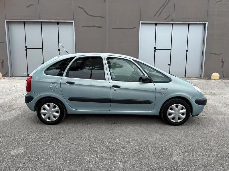 Usata Citroën Xsara Picasso 74 CV (54 kW) 2002 Verde Monovolume