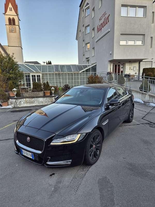 Usata Jaguar XF Prestige 250 CV (183 kW) 2018 Nero Berlina