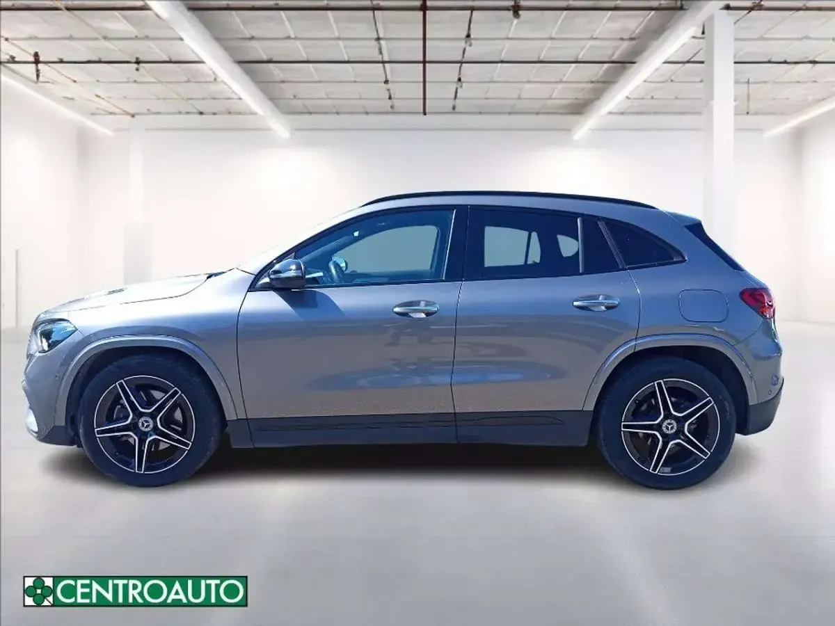 Usata Mercedes GLA200 Executive 150 CV (110 kW) 2024 Nero metallizzato SUV