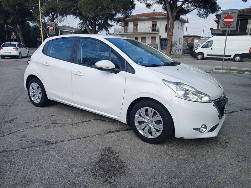 Usata Peugeot 208 Allure 95 CV (69 kW) 2015 Other Utilitaria