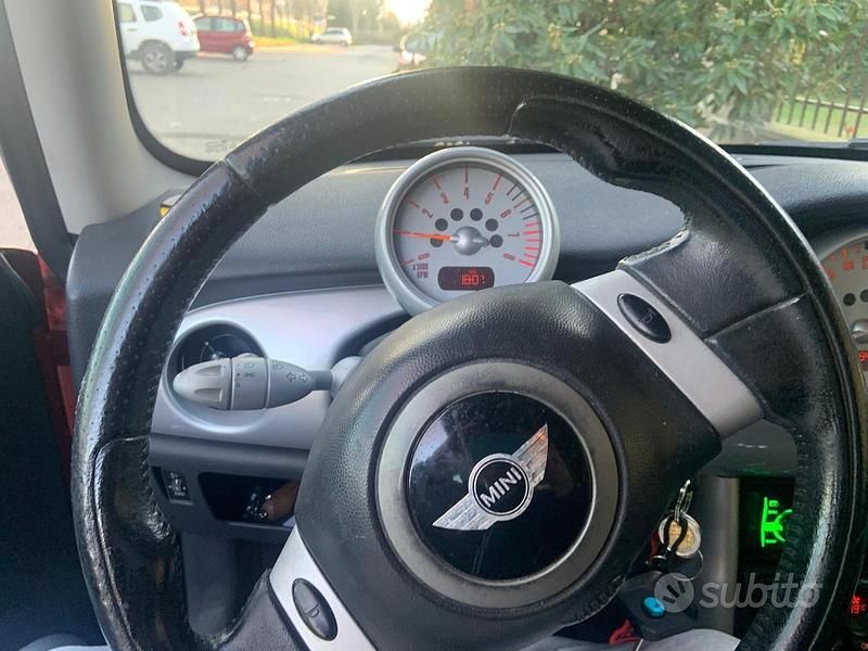 Usata Mini ONE 90 CV (66 kW) 2006 Rosso Utilitaria