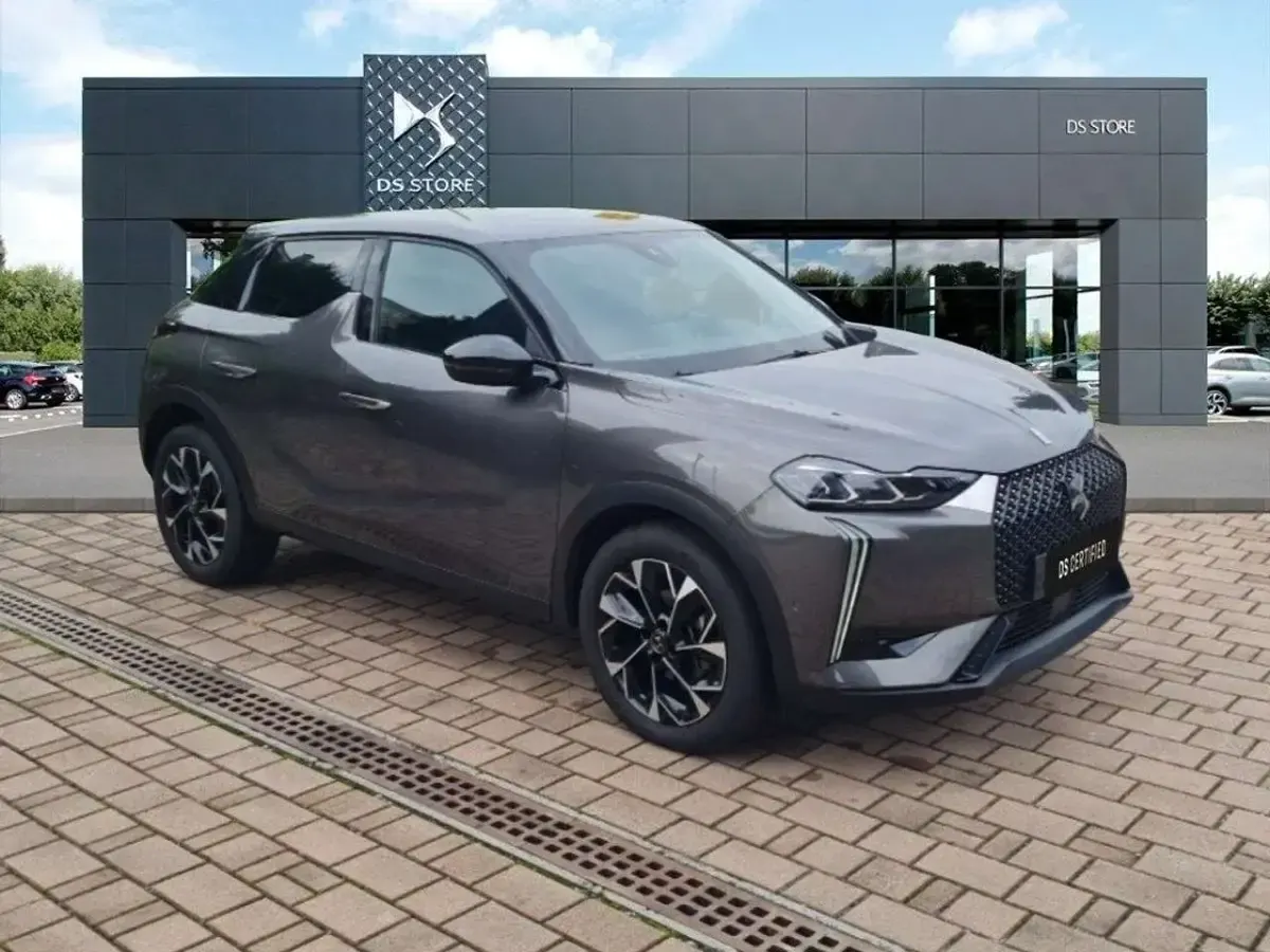 Usata DS Automobiles DS3 Crossback Opera 131 CV (96 kW) 2024 Grigio scuro SUV