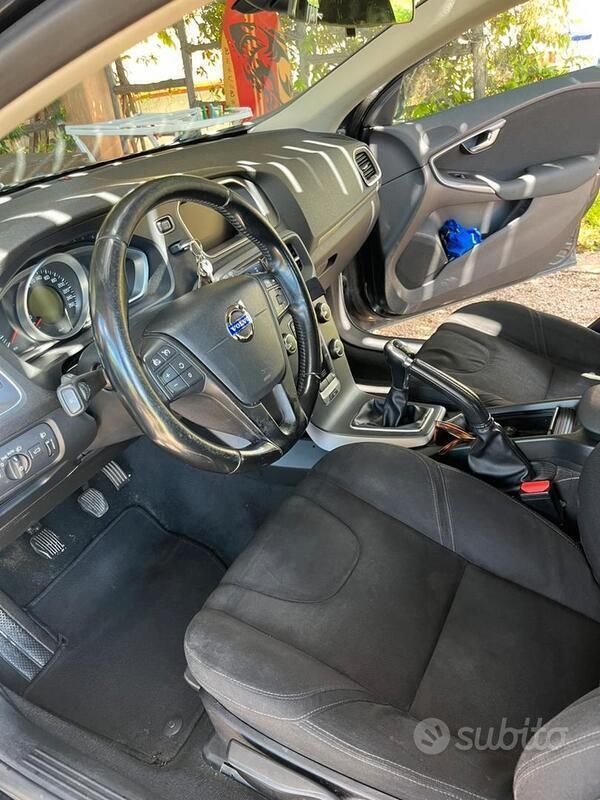 Usata Volvo V40 Momentum 115 CV (84 kW) 2014 Station wagon