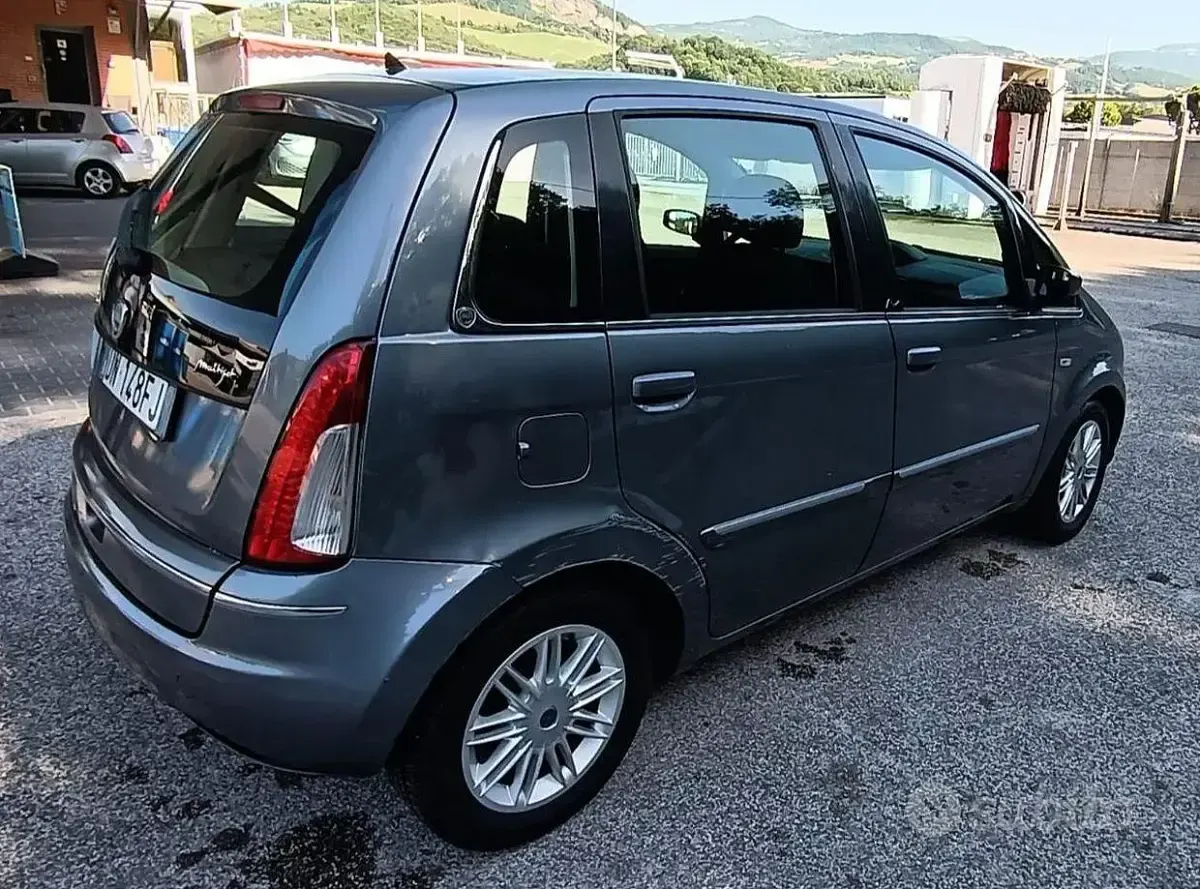Usata Lancia Musa 69 CV (50 kW) 2008 Grigio Monovolume