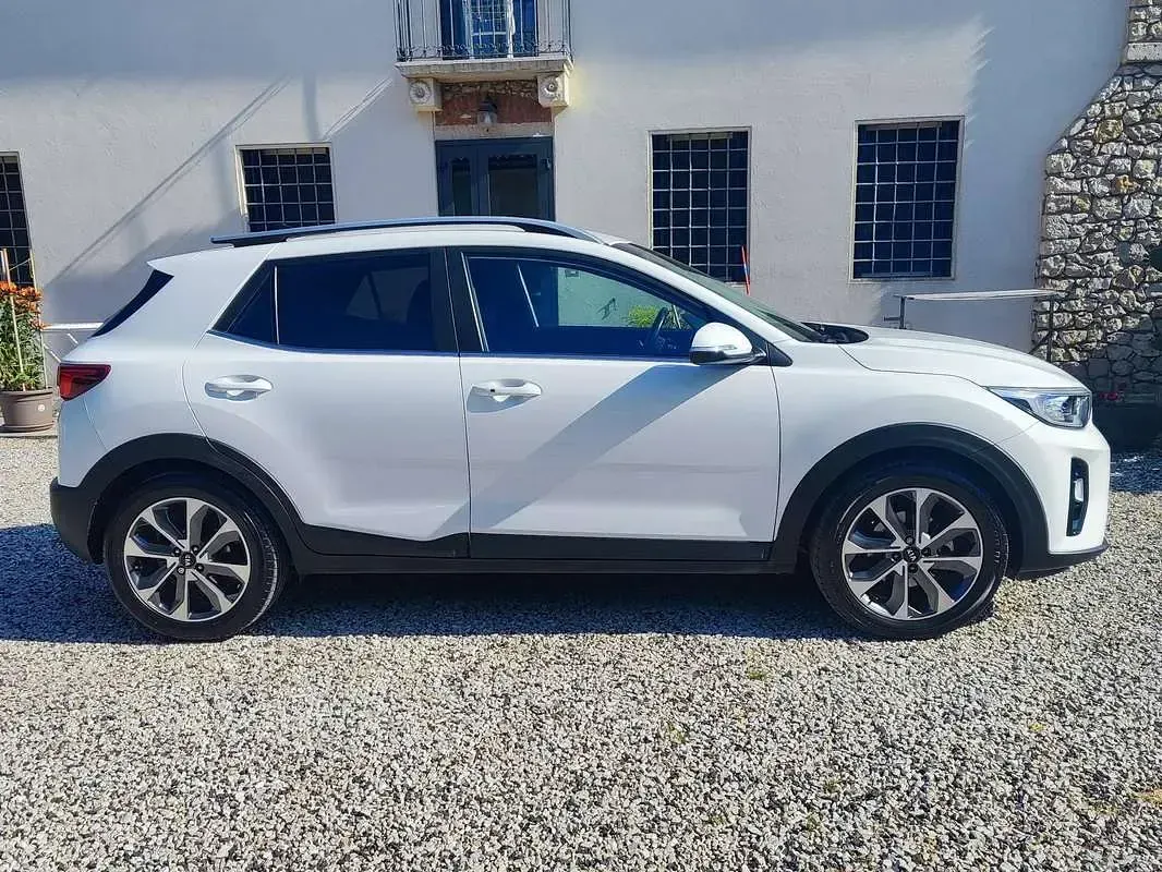 Usata Kia Stonic 97 CV (71 kW) 2020 Bianco SUV