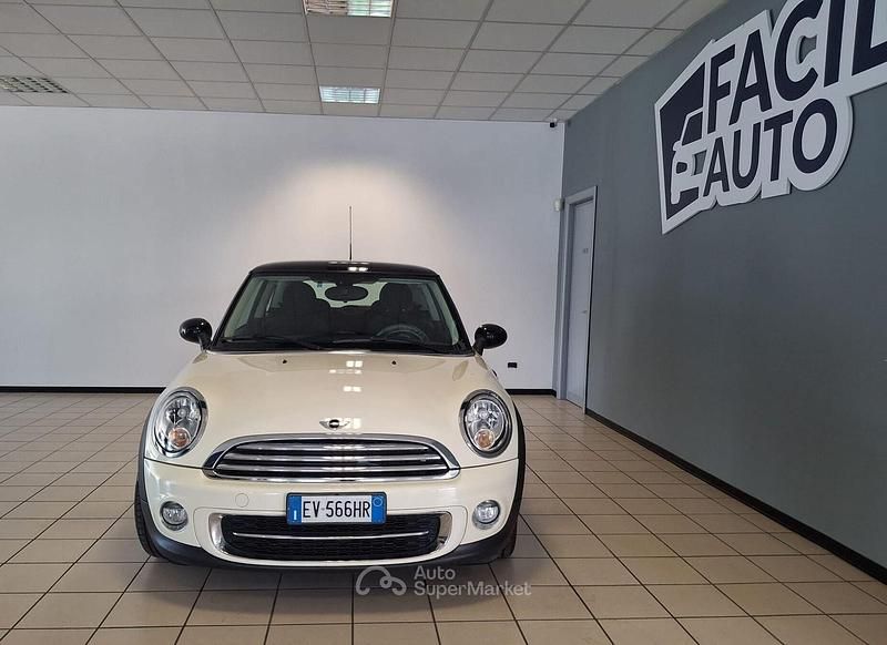 Usata Mini Cooper D Hype 111 CV (81 kW) 2014 Beige Utilitaria