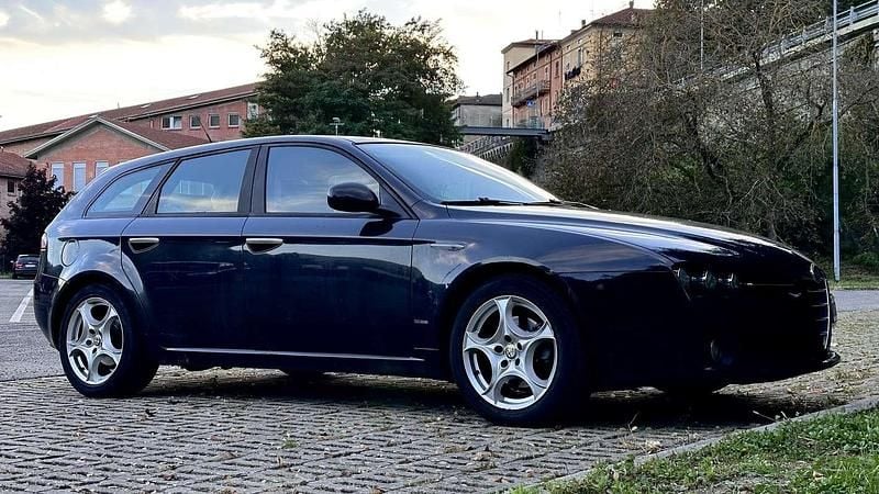 Nero Usata 2007 Alfa Romeo 159 Progression Station wagon | 1999 € (Ottimo prezzo) - Immagine 1/4