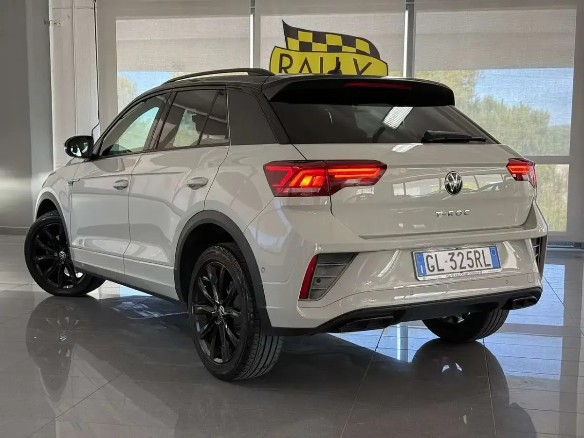 Usata VW T-Roc R-line 150 CV (110 kW) 2022 Grigio SUV