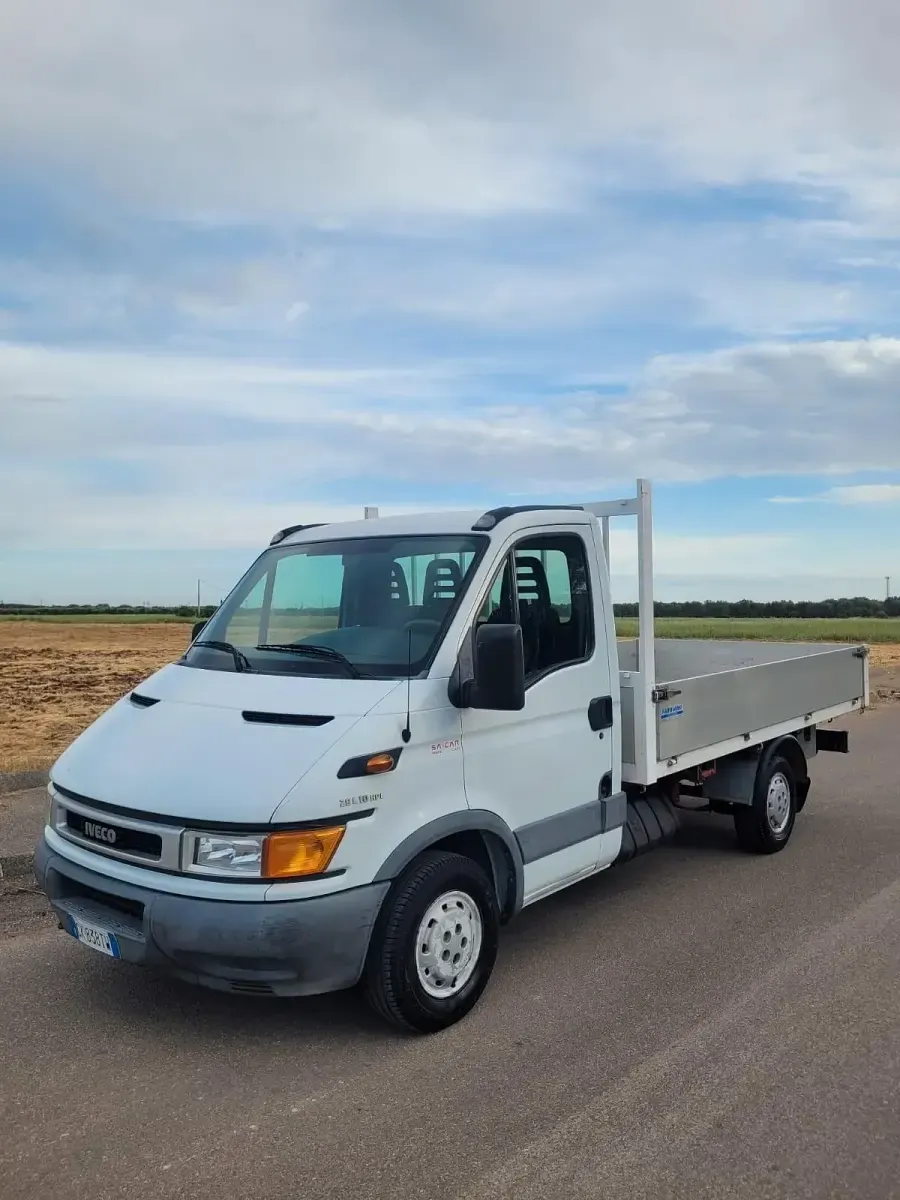 Usata Iveco Daily 96 CV (70 kW) 2004 Bianco