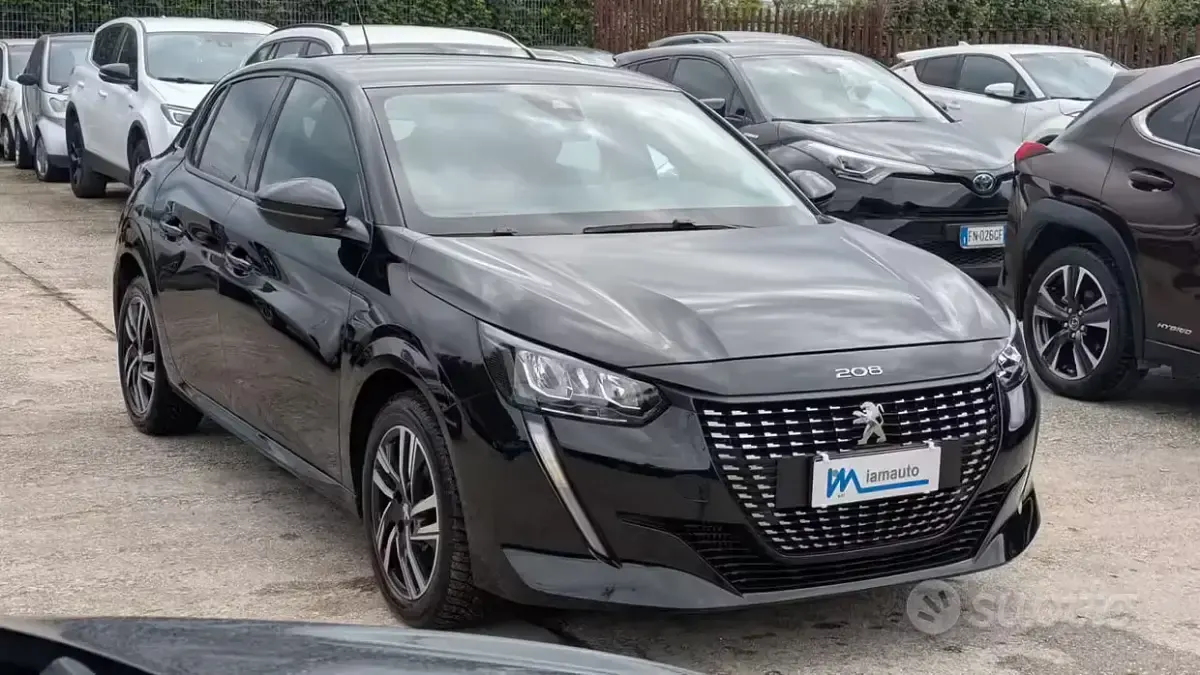 Gebraucht Peugeot 208 Active 102 PS (75 kW) 2023 Schwarz Kleinwagen