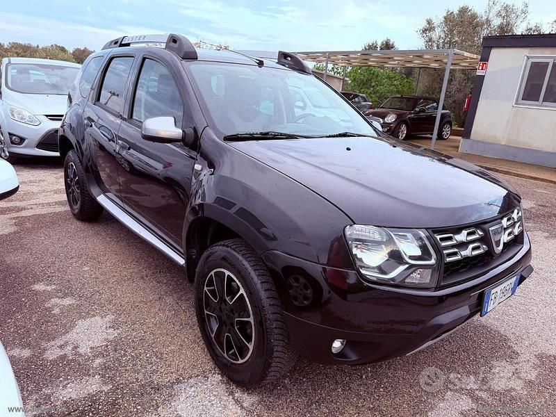 Usata Dacia Duster Lauréate 110 CV (80 kW) 2016 Nero SUV
