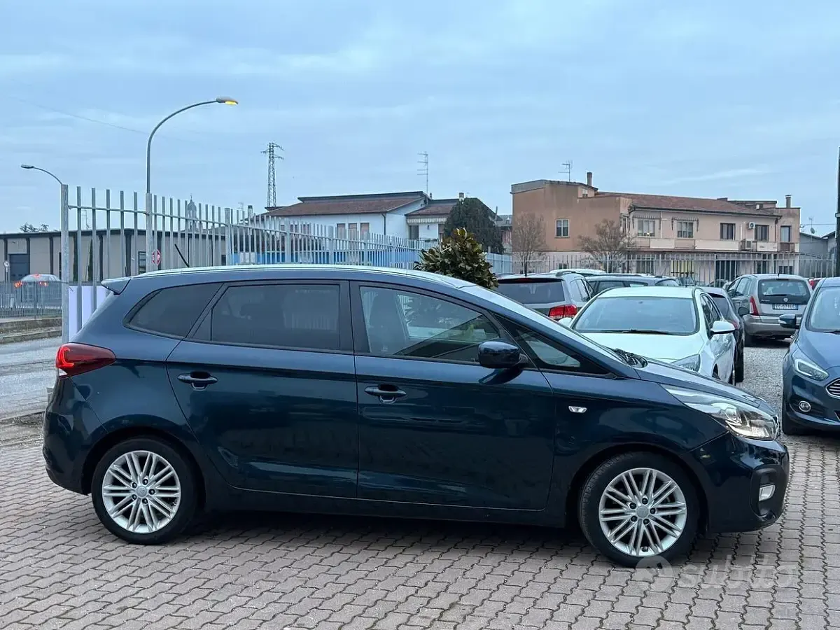 Usata Kia Carens 116 CV (85 kW) 2017 Blu Monovolume