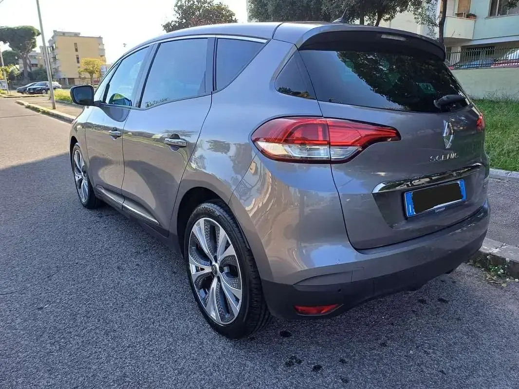 Usata Renault Scénic IV Intens 110 CV (80 kW) 2017 Grigio Monovolume