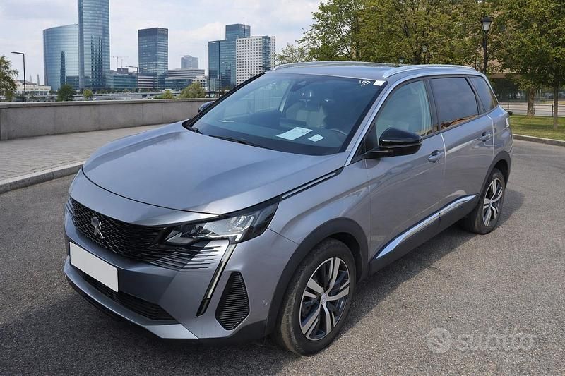 Usata Peugeot 5008 Allure 131 CV (96 kW) 2023 Grigio SUV