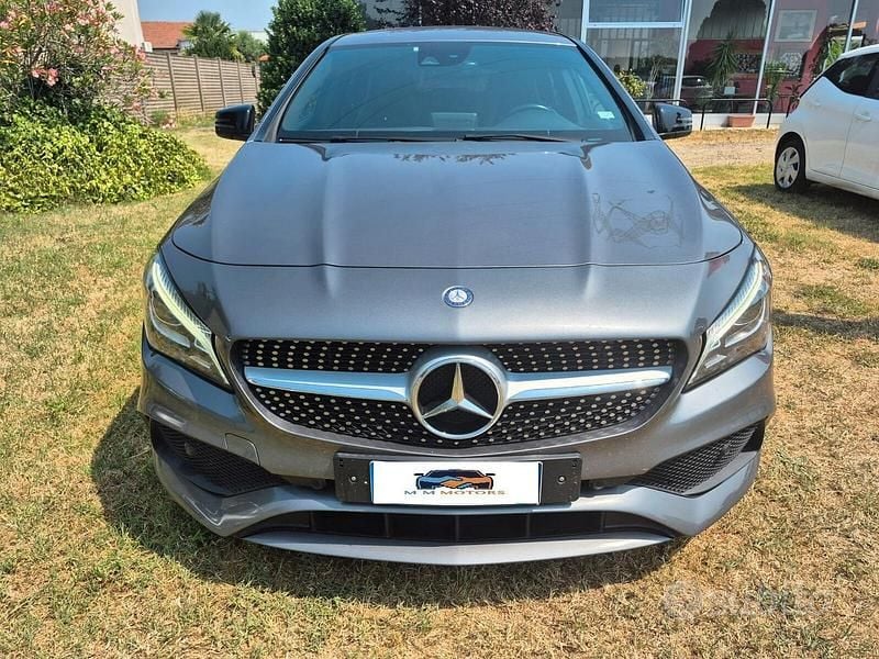 Usata Mercedes CLA200 Premium 136 CV (100 kW) 2017 Grigio Station wagon