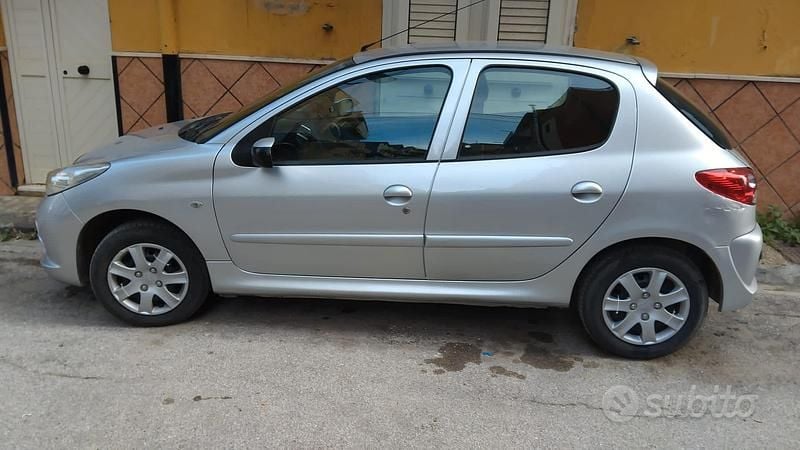 Usata Peugeot 206+ 60 CV (44 kW) 2010 Grigio Utilitaria