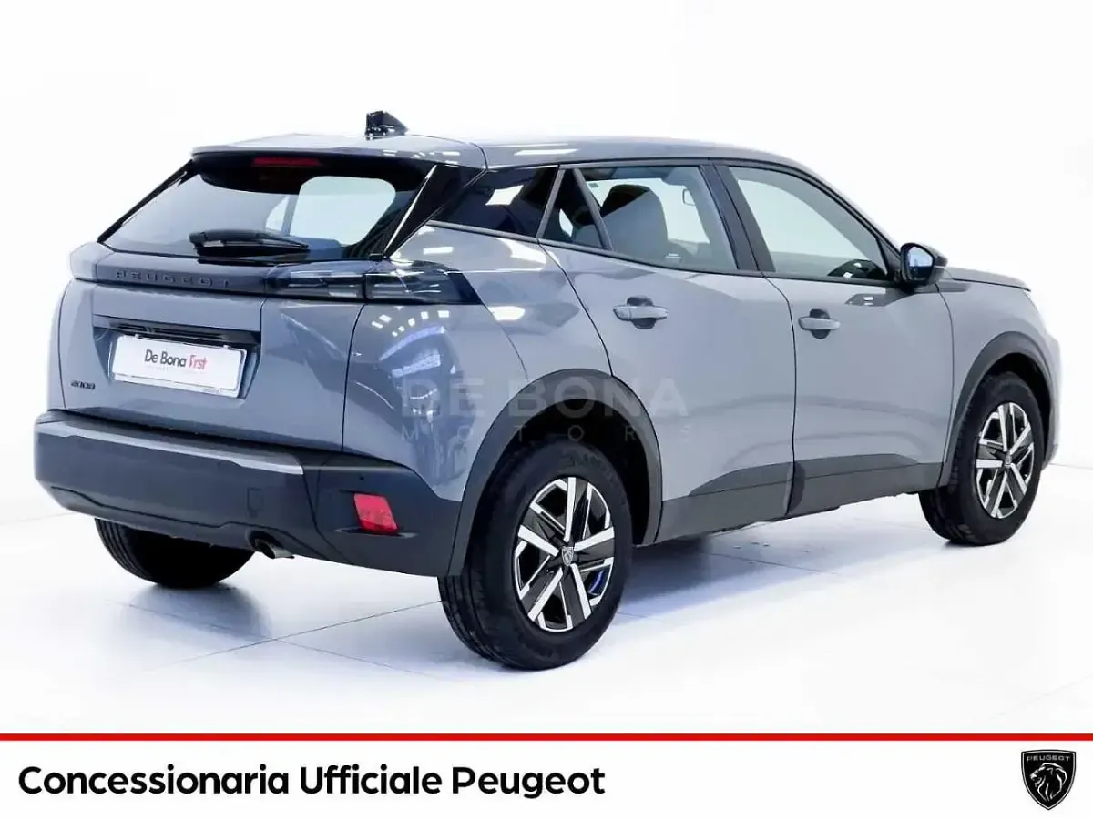 Usata Peugeot 2008 Active 102 CV (75 kW) 2024 Grigio SUV